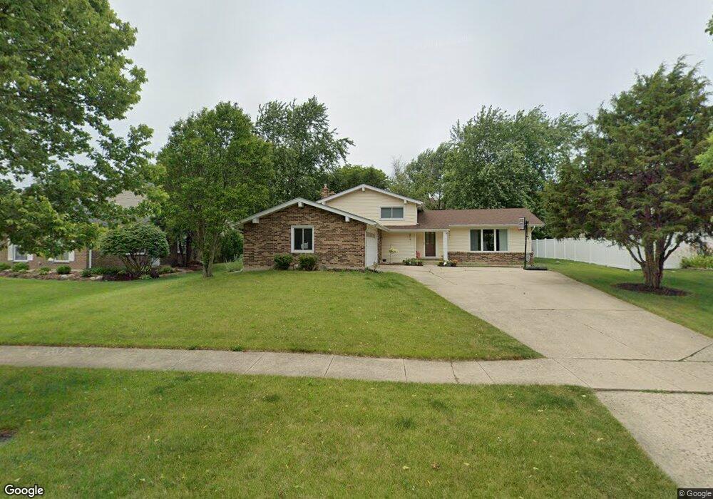 1673 Apache Dr, Naperville, IL 60563 - photo 1