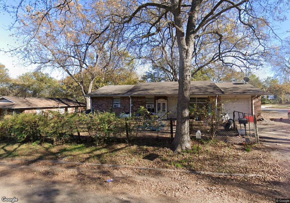 128 D St SE, Ardmore, OK 73401 - photo 1