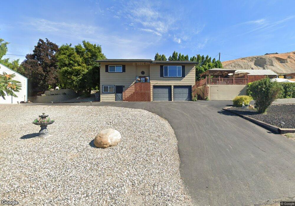 1050 S Nile Ave, East Wenatchee, WA 98802 - photo 1