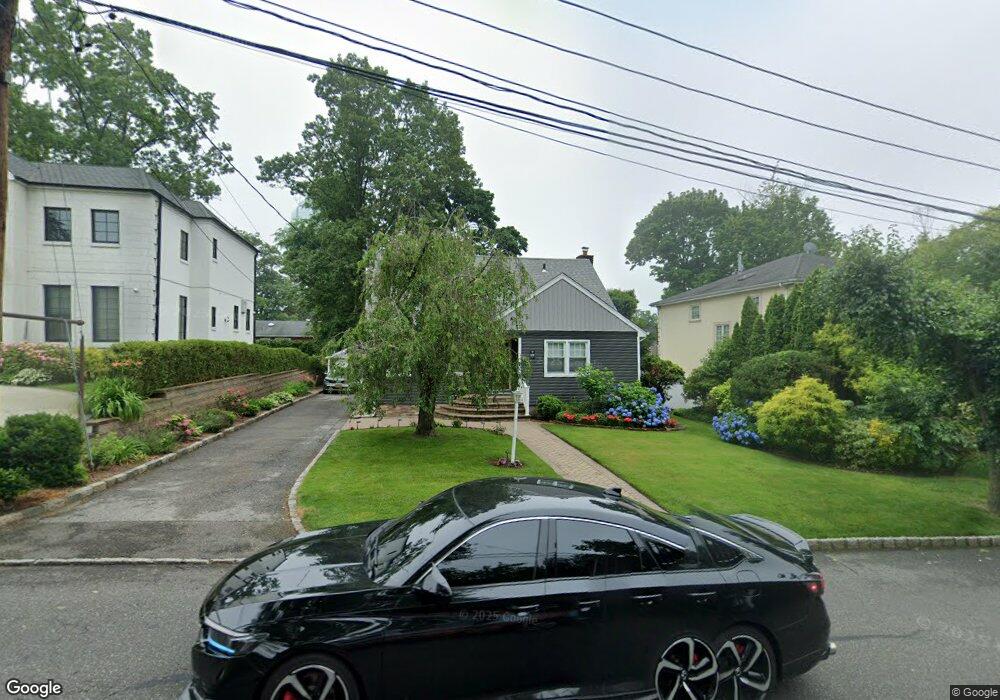 104 Susquehanna Ave, Great Neck, NY 11021 - photo 1