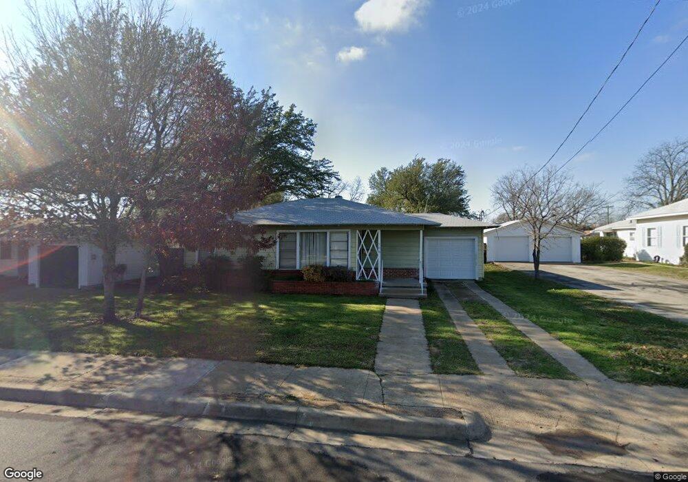 706 Sycamore St, Weatherford, TX 76086 - photo 1