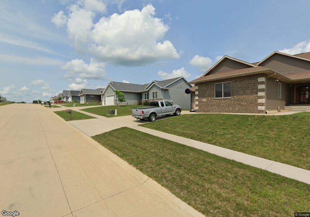 824 Main St S, Center Point, IA 52213 - photo 1