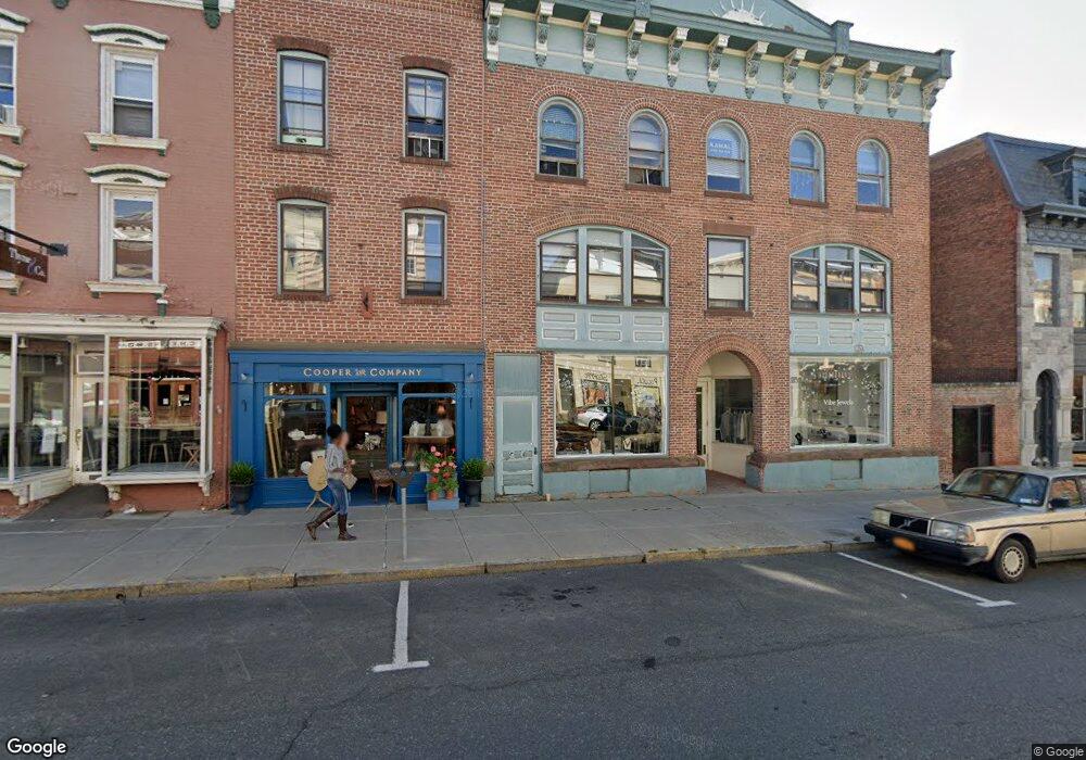 433 Warren St unit 3, Hudson, NY 12534 - photo 1