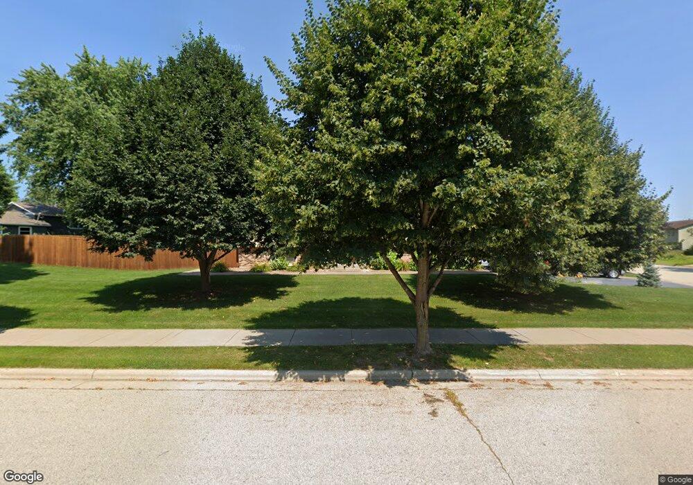 822 S 11th St, La Crescent, MN 55947 - photo 1