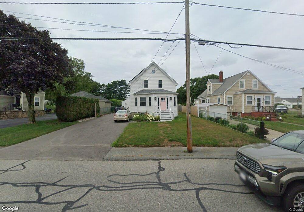 747 Dartmouth St, South Dartmouth, MA 02748 - photo 1