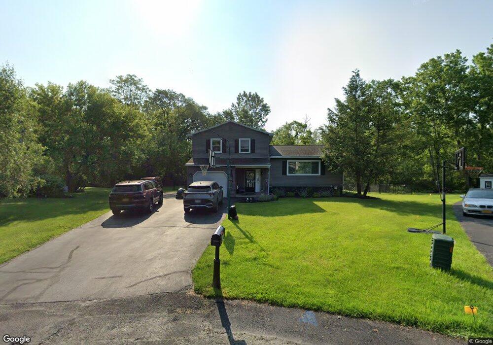 27 Fairway Ln, Schenectady, NY 12304 - photo 1