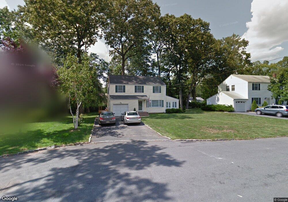 5 Wellington Rd, Livingston, NJ 07039 - photo 1