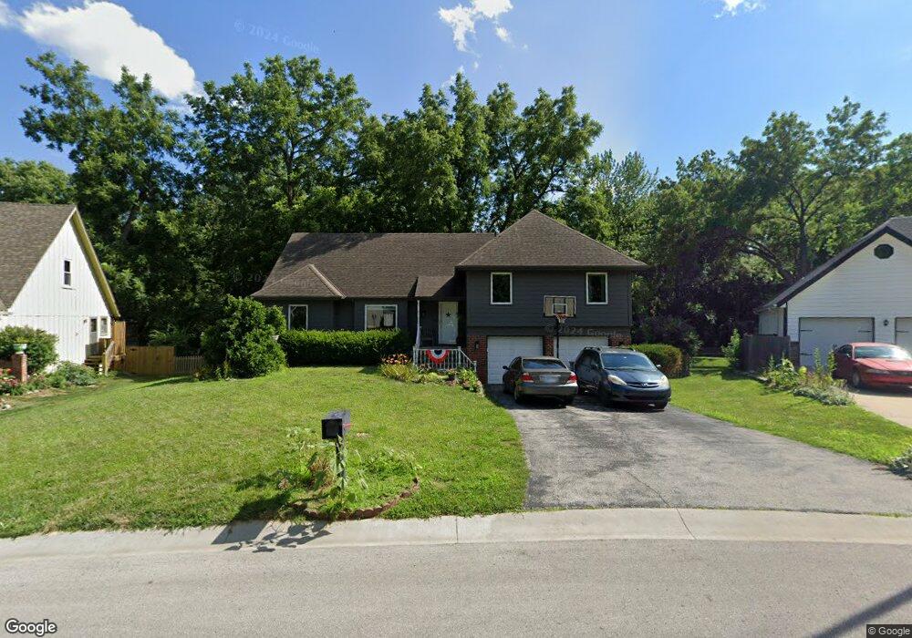 10505 W 50th Place, Shawnee, KS 66203 - photo 1