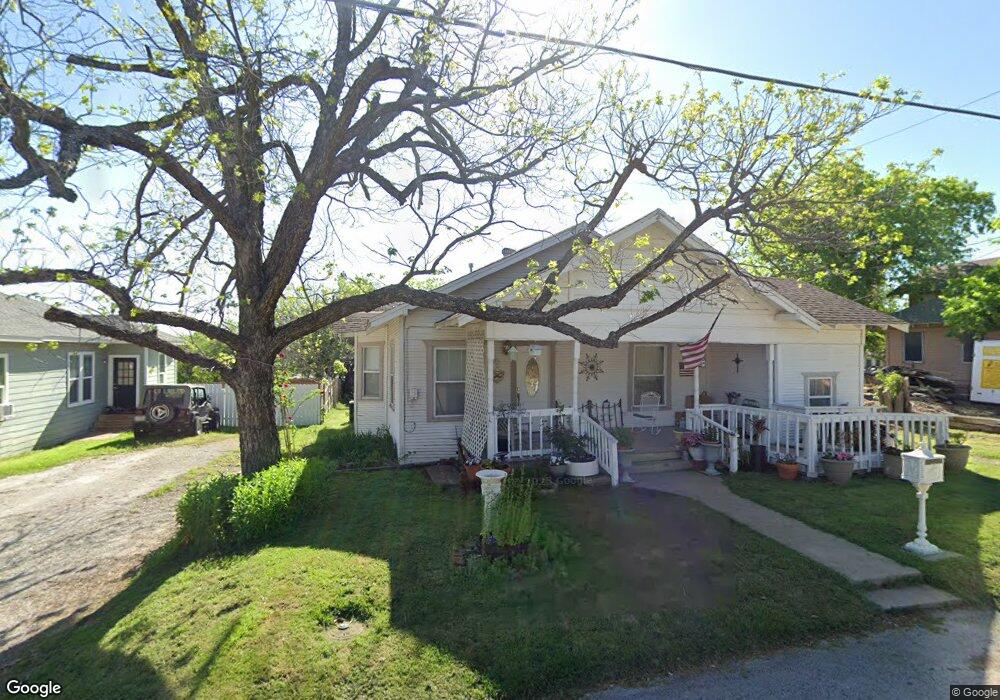 113 S Walnut St, Weatherford, TX 76086 - photo 1