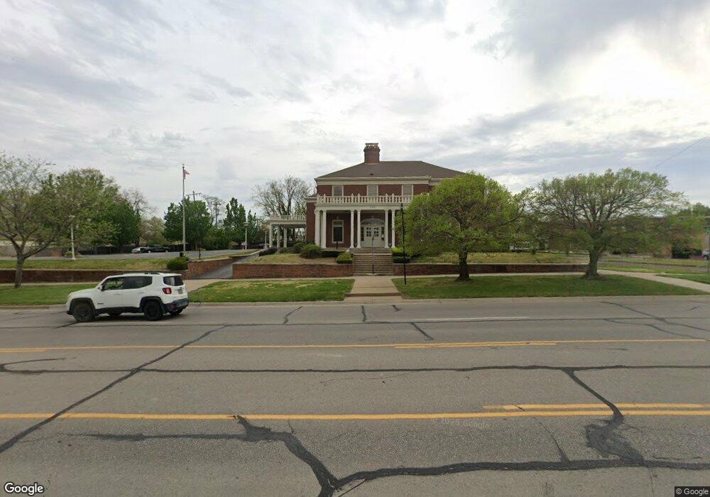 723 SW 6th Ave, Topeka, KS 66603 - photo 1