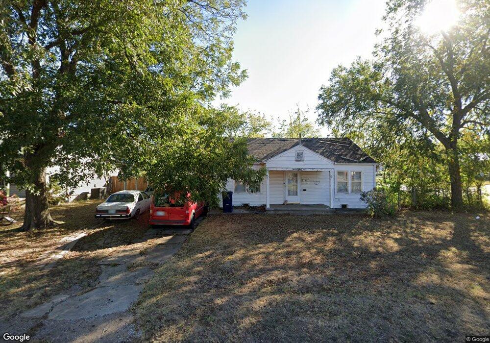 2101 N Park Ave, Shawnee, OK 74804 - photo 1