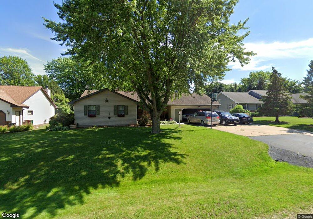 W2777 Breezewood Dr, Appleton, WI 54915 - photo 1
