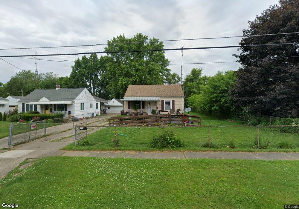 3237 Dakota Ave, Flint, MI 48506 - photo 1