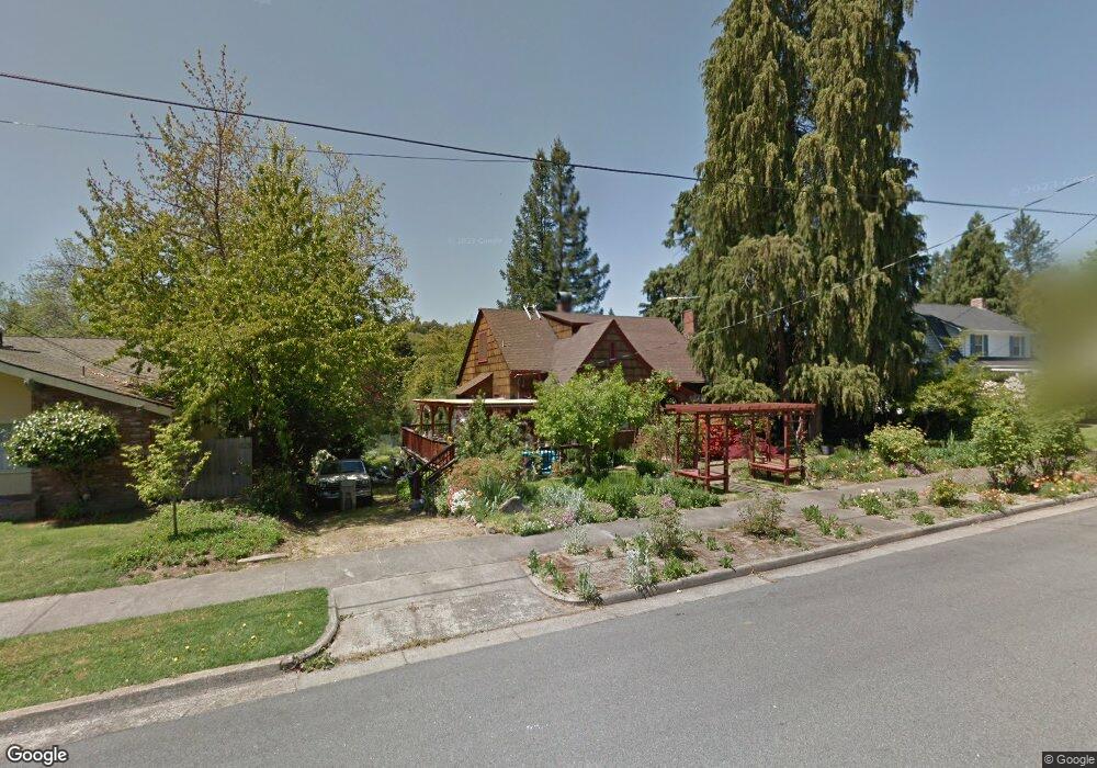 1250 NW Lawnridge Ave, Grants Pass, OR 97526 - photo 1