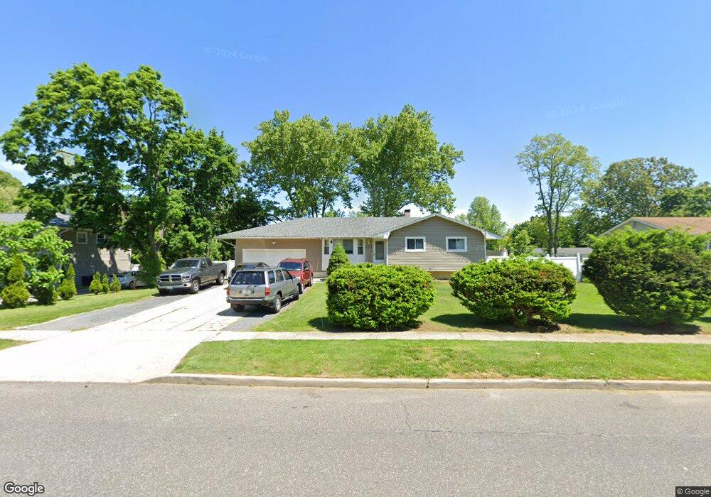 151 New Hwy, ComMacK, NY 11725 - photo 1