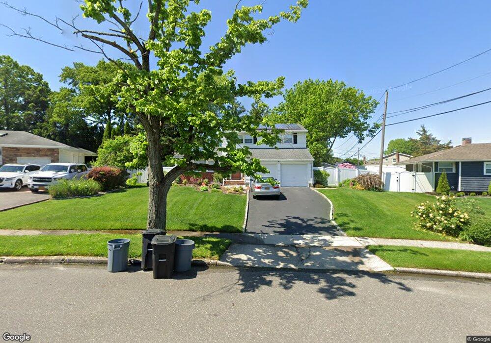 10 Eva Path, ComMacK, NY 11725 - photo 1