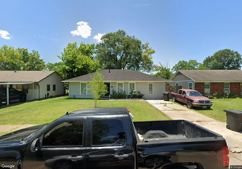 10922 Stover St, Houston, TX 77075 - photo 1
