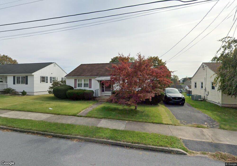 756 W Maple St, Palmyra, PA 17078 - photo 1