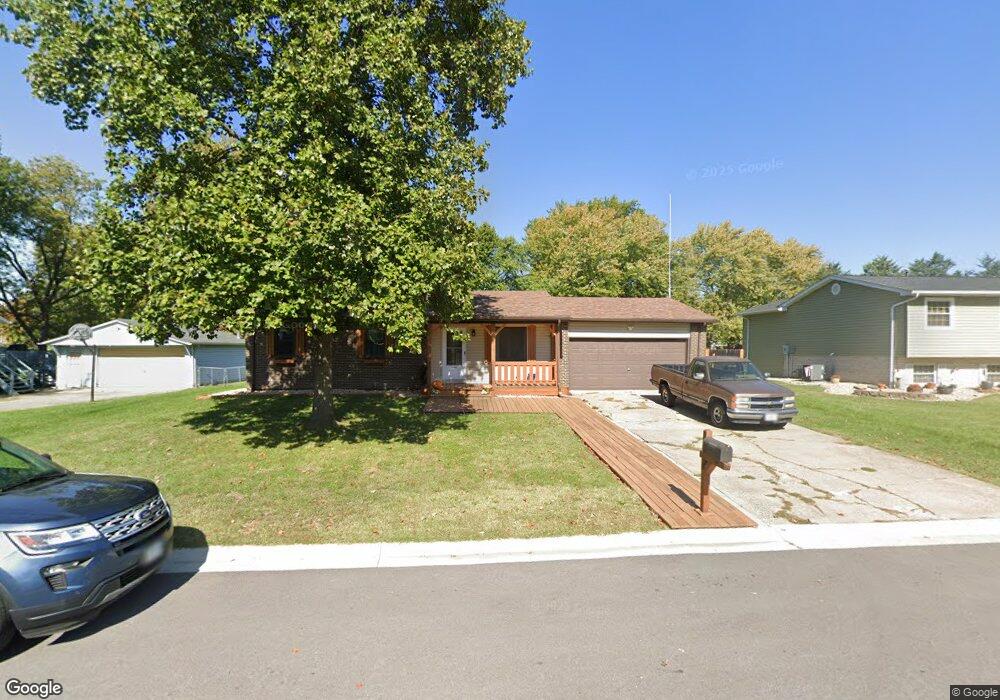 8 Nassau Dr, Maryville, IL 62062 - photo 1