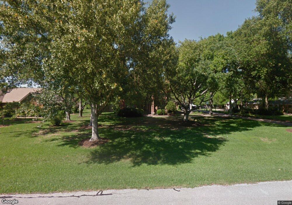 2009 Butler Dr, Friendswood, TX 77546 - photo 1