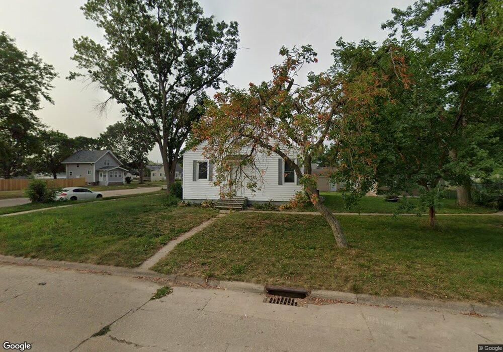 1674 8th St NW, Cedar Rapids, IA 52405 - photo 1