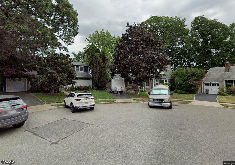 554 June Ct, West Hempstead, NY 11552 - photo 1