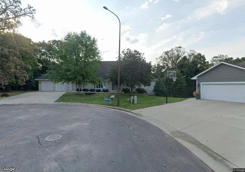 10 Cortland Cir, New Ulm, MN 56073 - photo 1