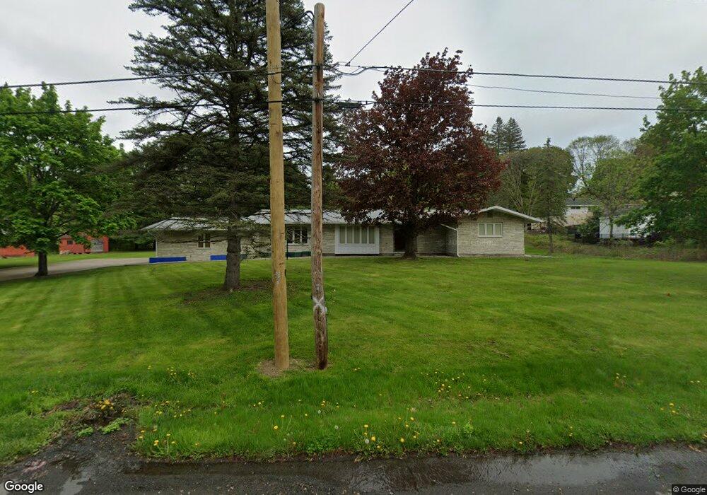 8 Pasture Ln, Troy, NY 12180 - photo 1