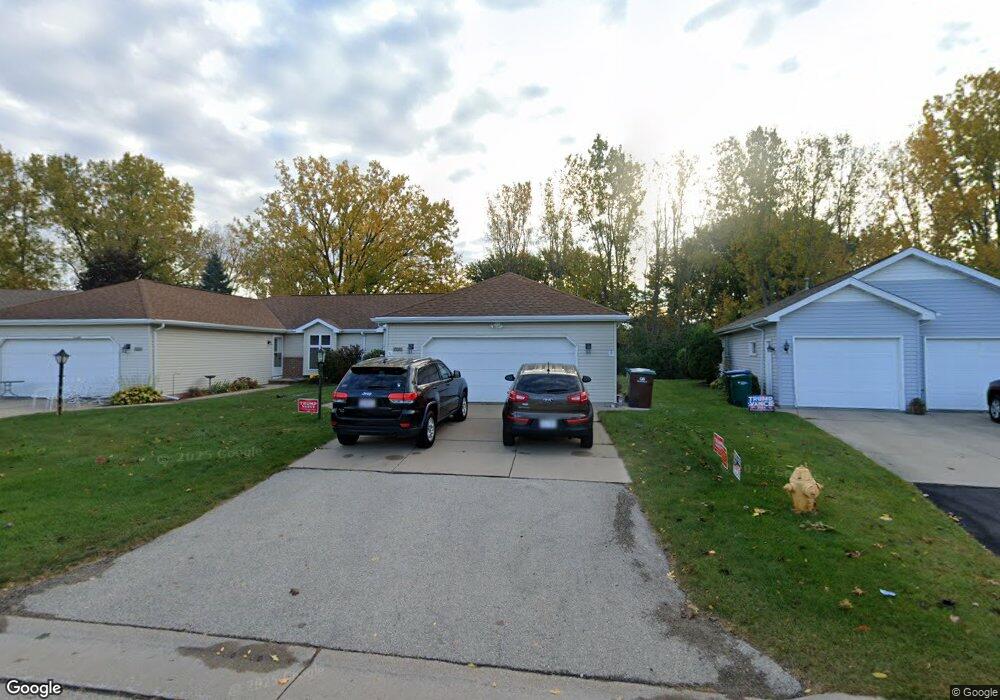 2220 N Cloudview Dr, Appleton, WI 54914 - photo 1