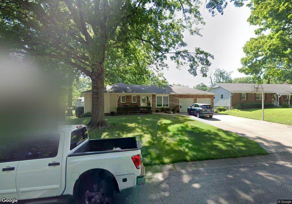 5212 Cody St, Shawnee, KS 66203 - photo 1