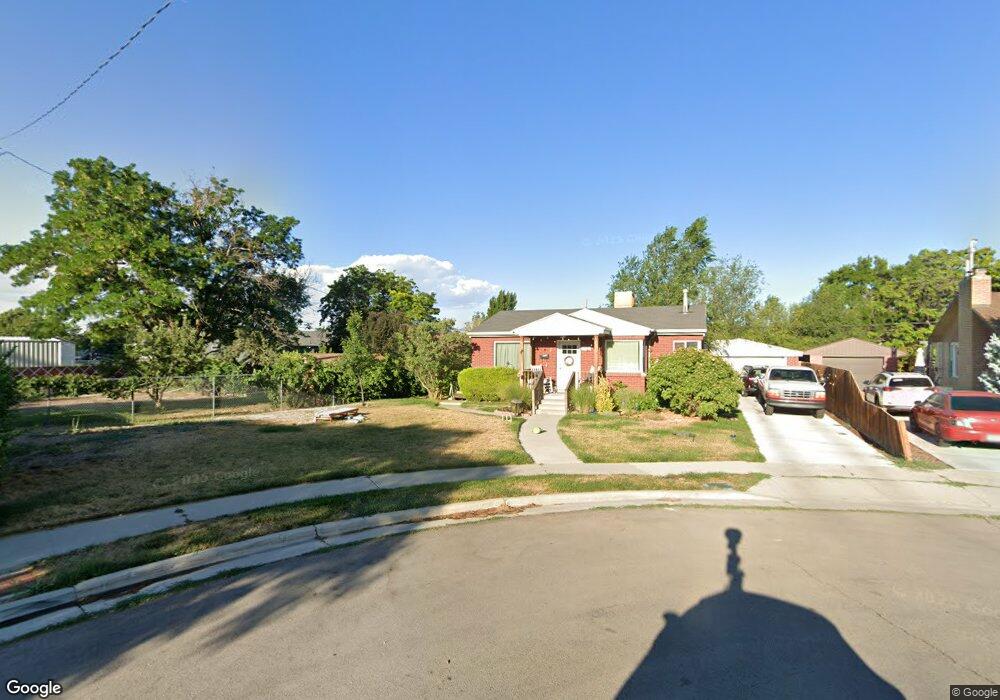 266 W Olympus Cir, Midvale, UT 84047 - photo 1