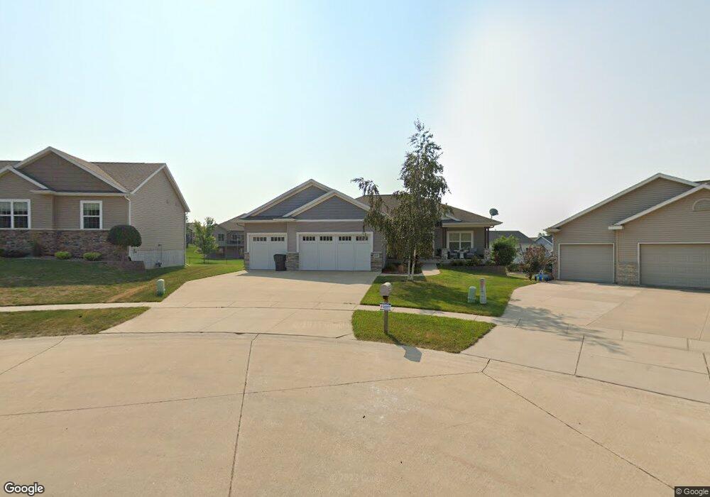 6115 Forest Meadow Ct NE, Cedar Rapids, IA 52411 - photo 1