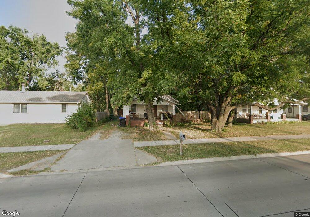 324 SW MacVicar Ave, Topeka, KS 66606 - photo 1