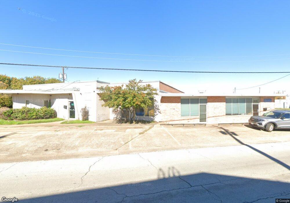 604 Davis St, Grand Prairie, TX 75050 - photo 1