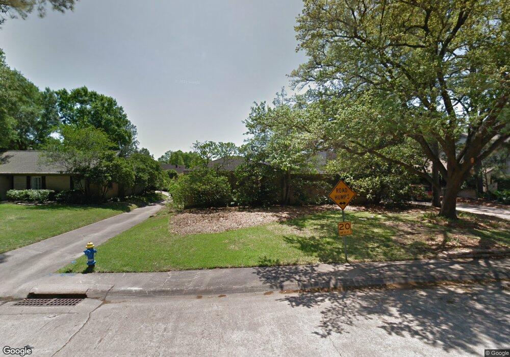 10047 Cedar Creek Dr, Houston, TX 77042 - photo 1