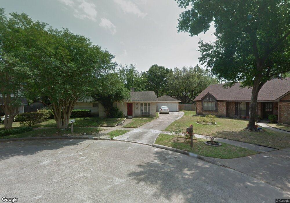 6902 Oak Bough Dr, Houston, TX 77088 - photo 1