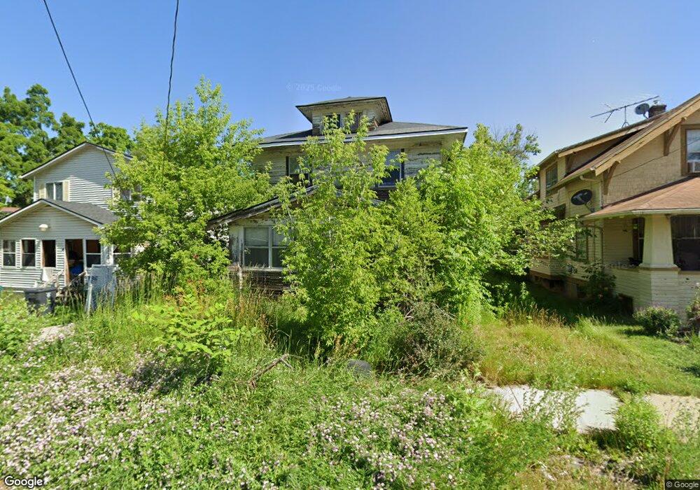 221 E Belvidere Ave, Flint, MI 48503 - photo 1