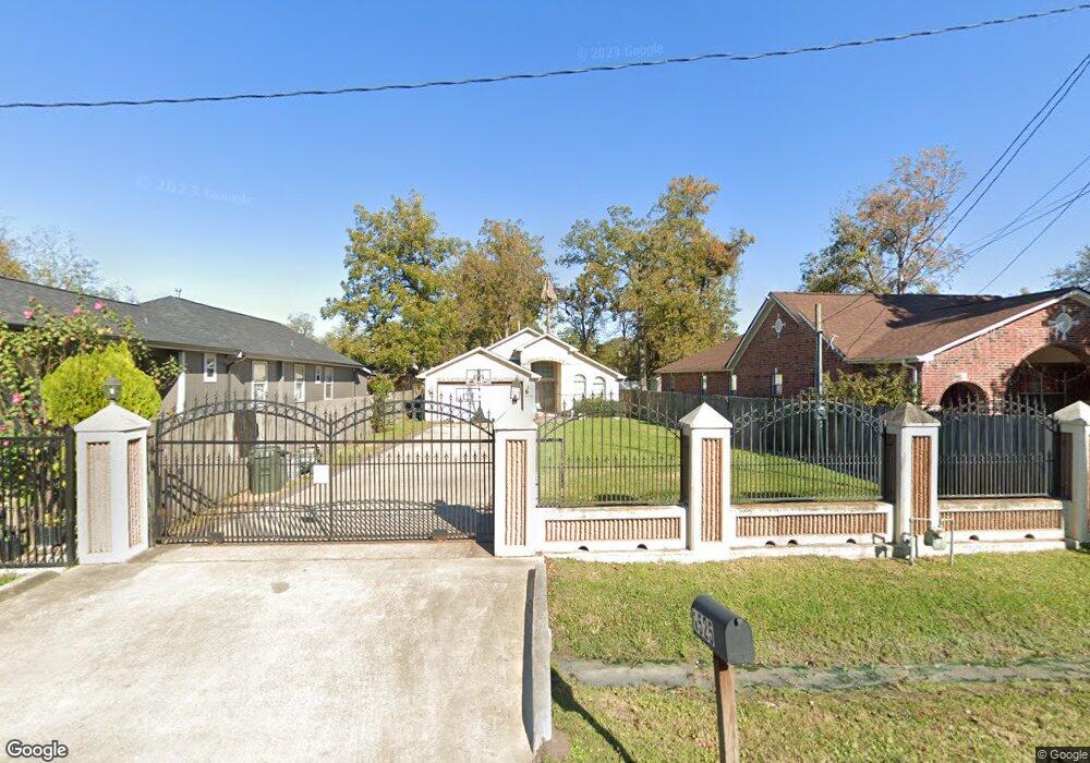 1525 Warwick Rd, Houston, TX 77093 - photo 1