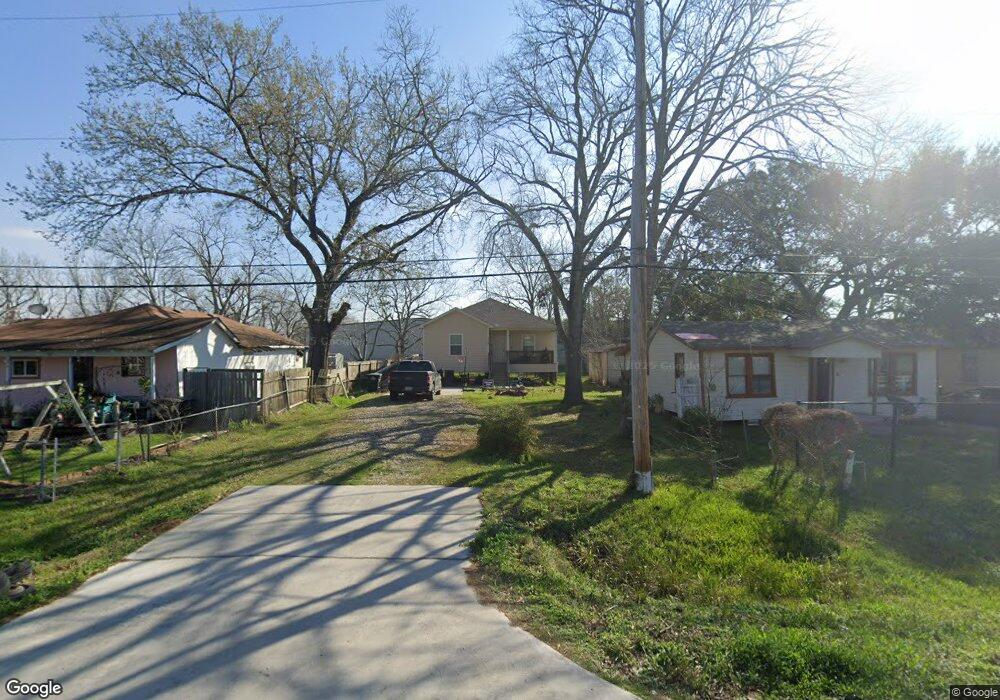 1506 Rice St, Alvin, TX 77511 - photo 1