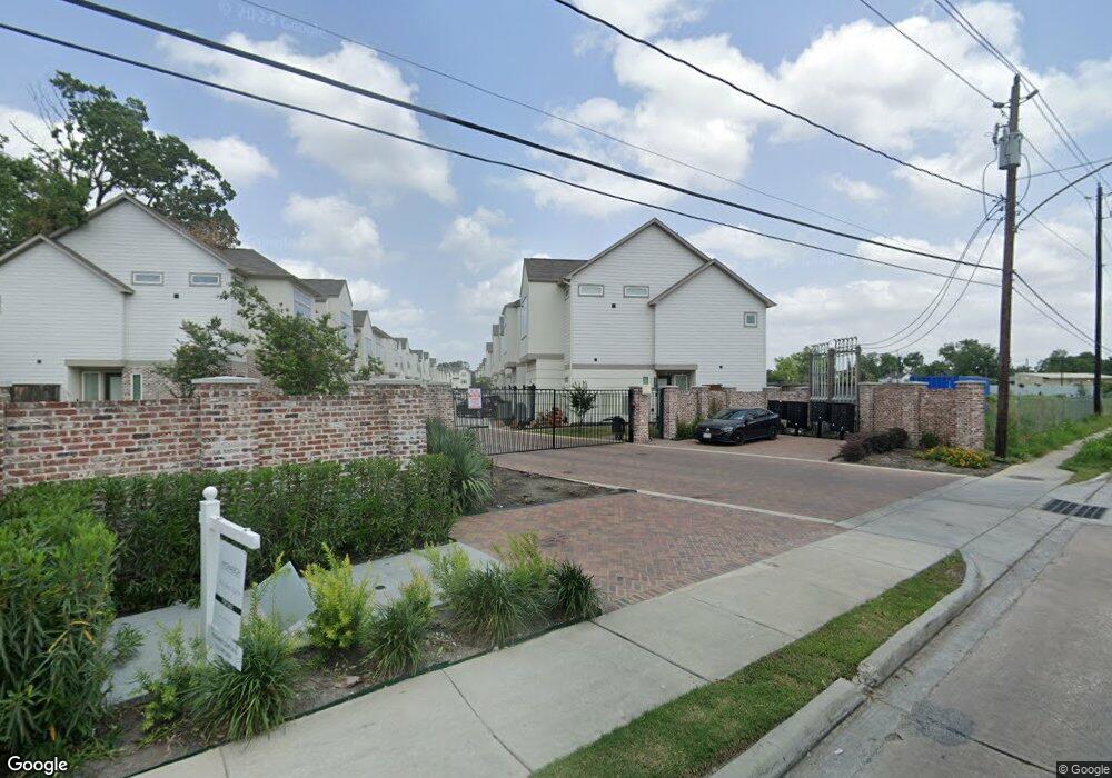 110 Knights Bridge Park Ln, Houston, TX 77018 - photo 1