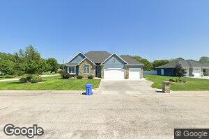 801 W View Dr, Axtell, NE 68924