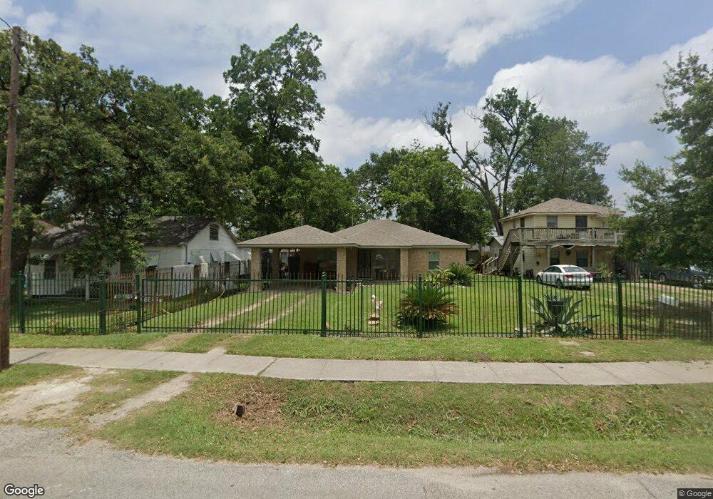 137 Van Molan St, Houston, TX 77022 - photo 1