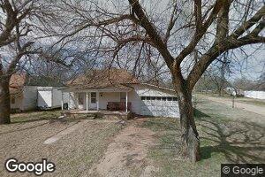822 N Meridian St, Waurika, OK 73573