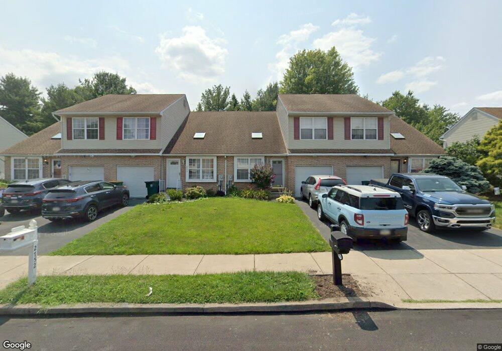 2754 Victoria Ln, Easton, PA 18045 - photo 1