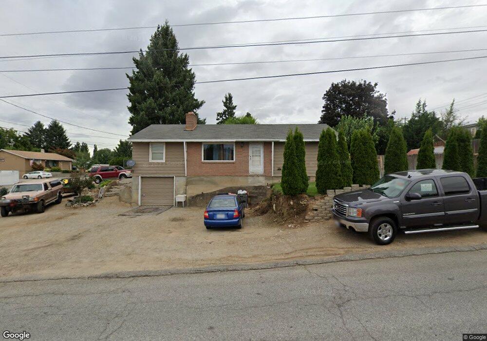 1635 1st St SE, East Wenatchee, WA 98802 - photo 1