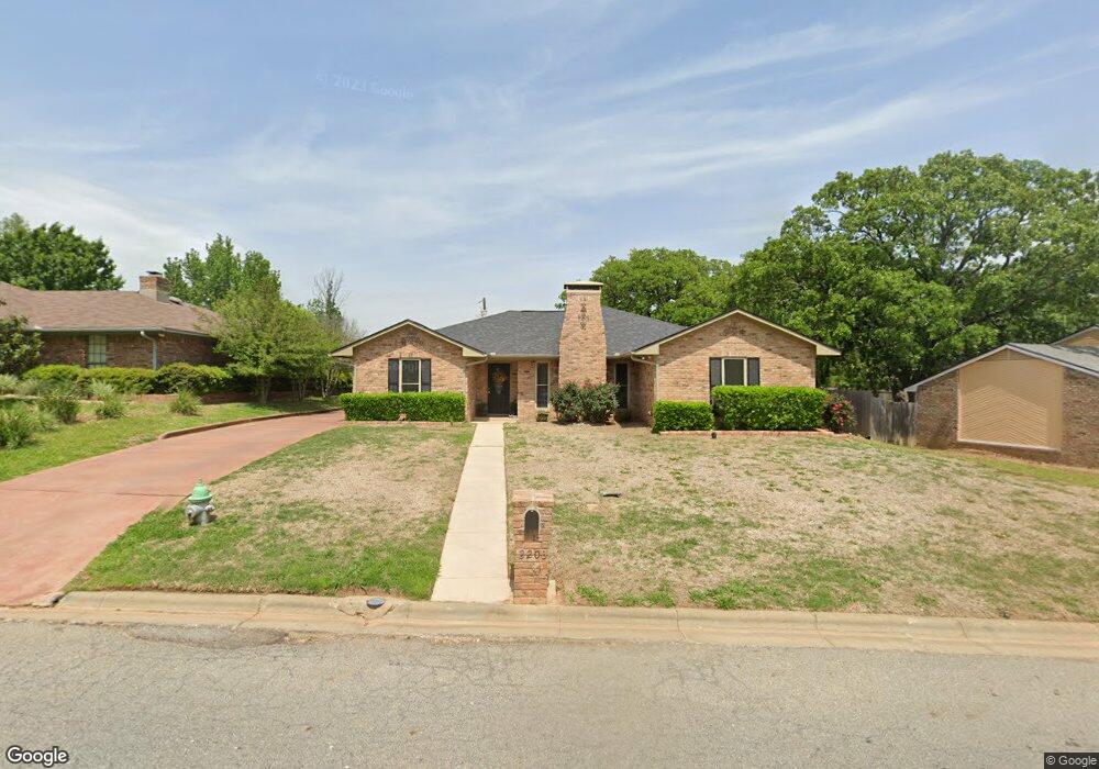 2203 Highland Park Dr, Denison, TX 75020 - photo 1