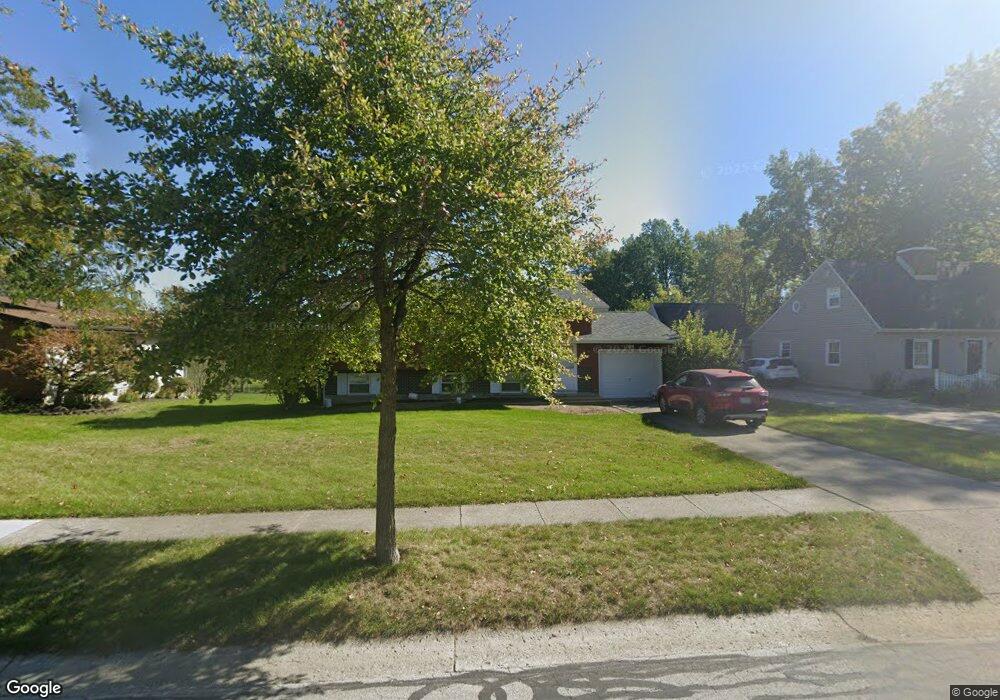 704 N Blackhoof St, Wapakoneta, OH 45895 - photo 1