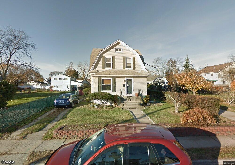 210 Bedell St, Freeport, NY 11520 - photo 1