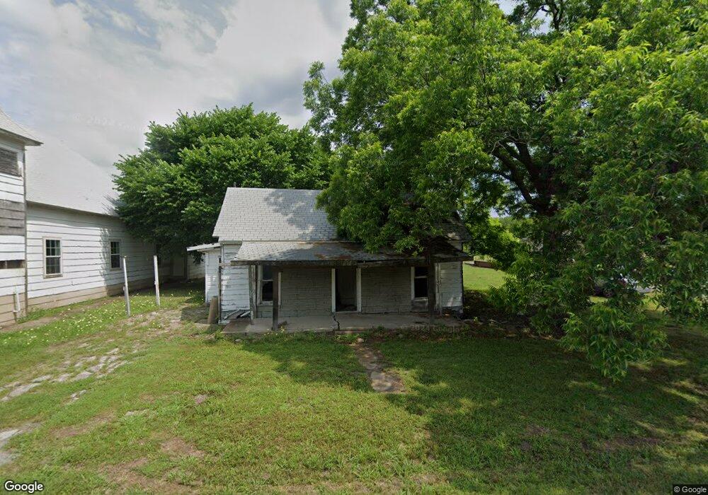 112 E Elm St, Whitewright, TX 75491 - photo 1