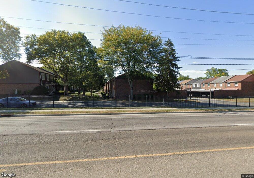 631 Simbury St, Columbus, OH 43228 - photo 1